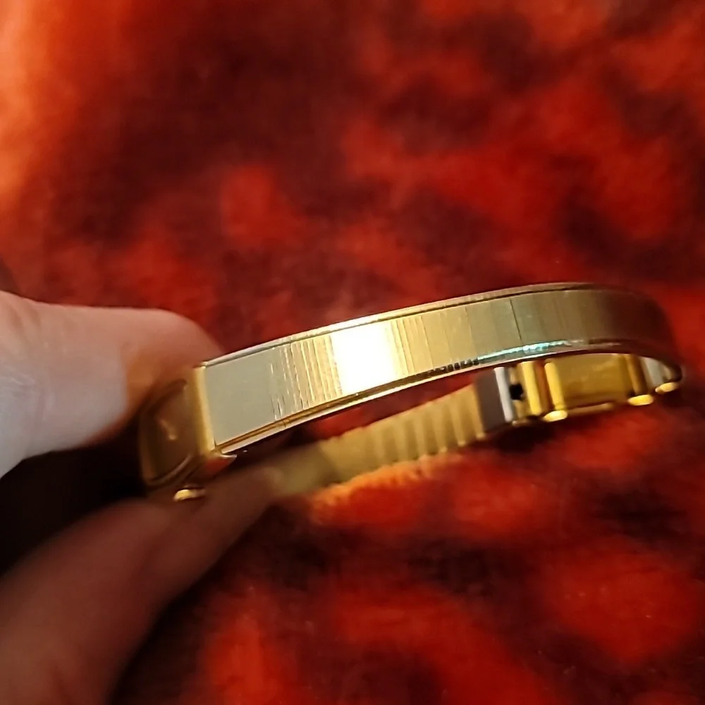 Seiko Goldtone Vintage Quartz R Spring Drive‎ Womens Watch 13mm Face Petite